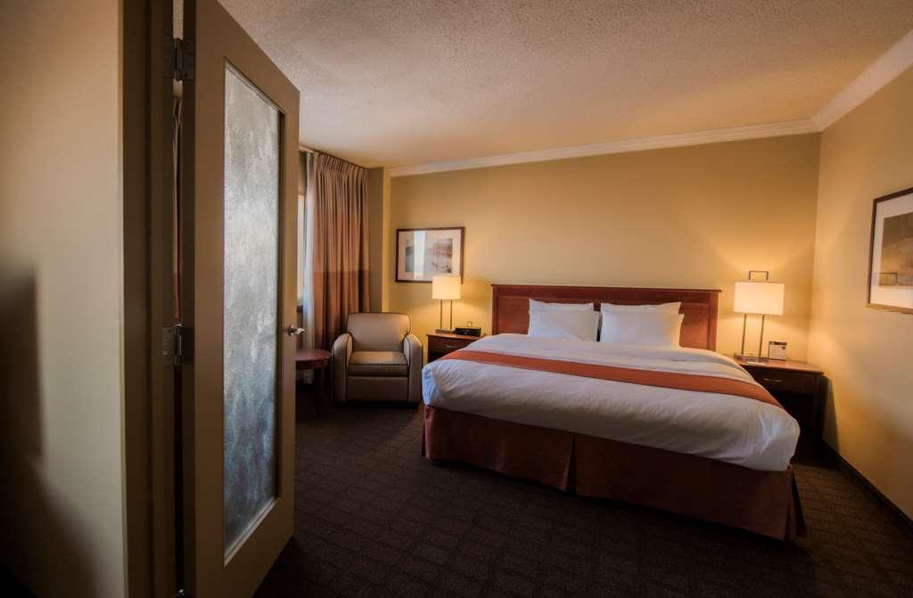The Explorer Hotel Yellowknife Phòng bức ảnh