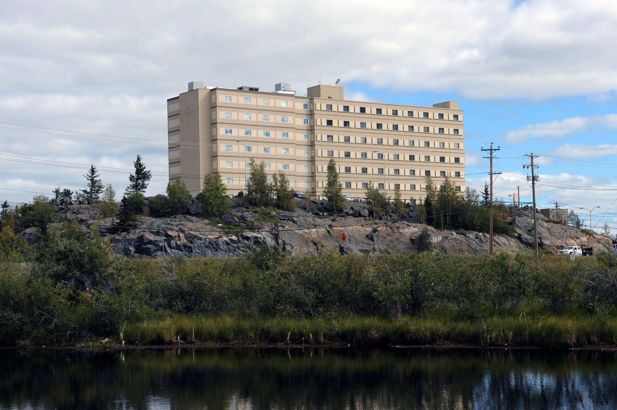 The Explorer Hotel Yellowknife Ngoại thất bức ảnh