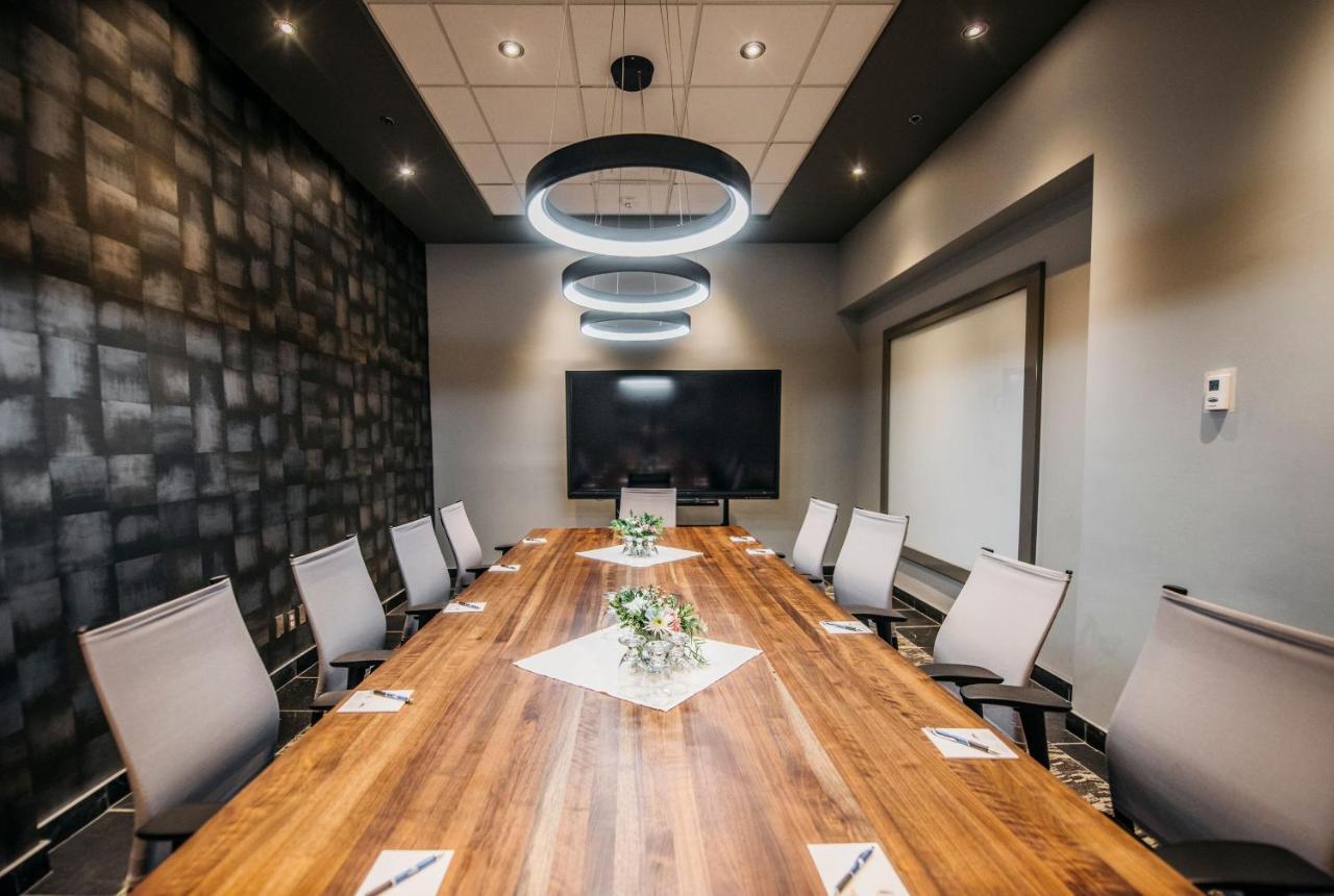 The Explorer Hotel Yellowknife Ngoại thất bức ảnh