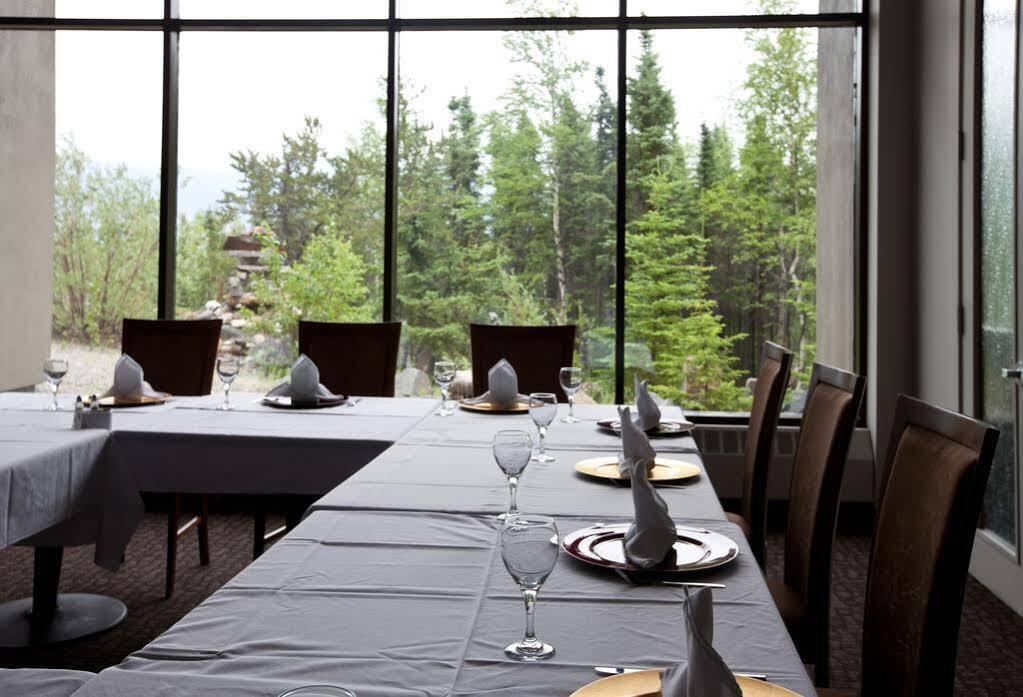 The Explorer Hotel Yellowknife Ngoại thất bức ảnh