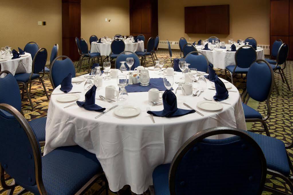 The Explorer Hotel Yellowknife Ngoại thất bức ảnh